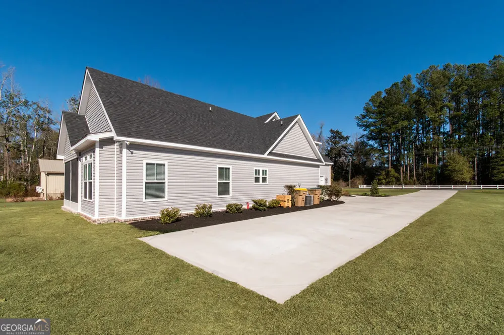 1355 Old Louisville RD Guyton, GA 31312