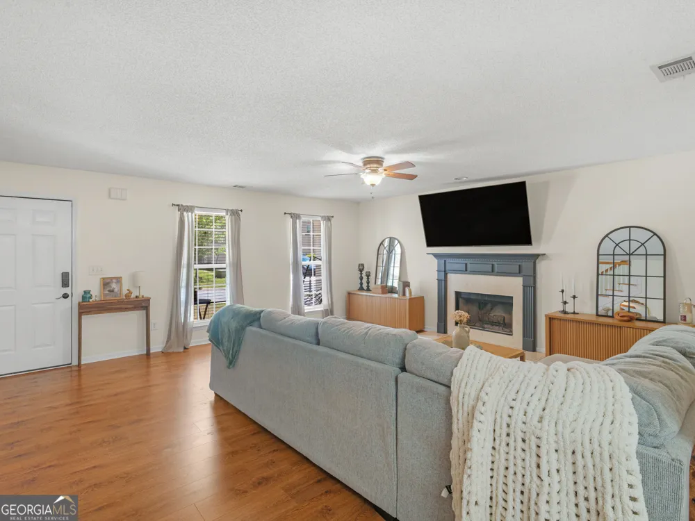 165 Brasch Park DR Grantville, GA 30220