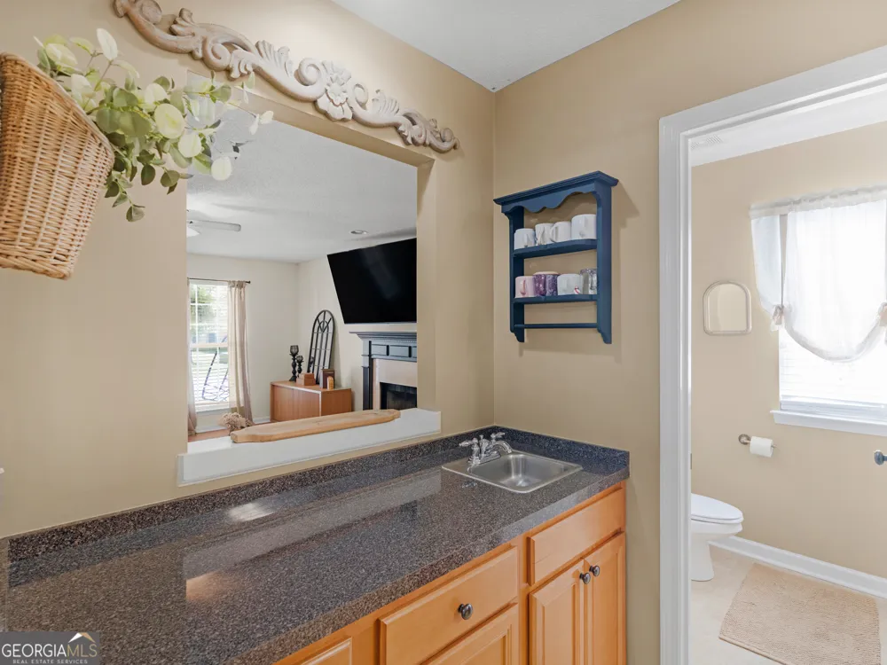 165 Brasch Park DR Grantville, GA 30220