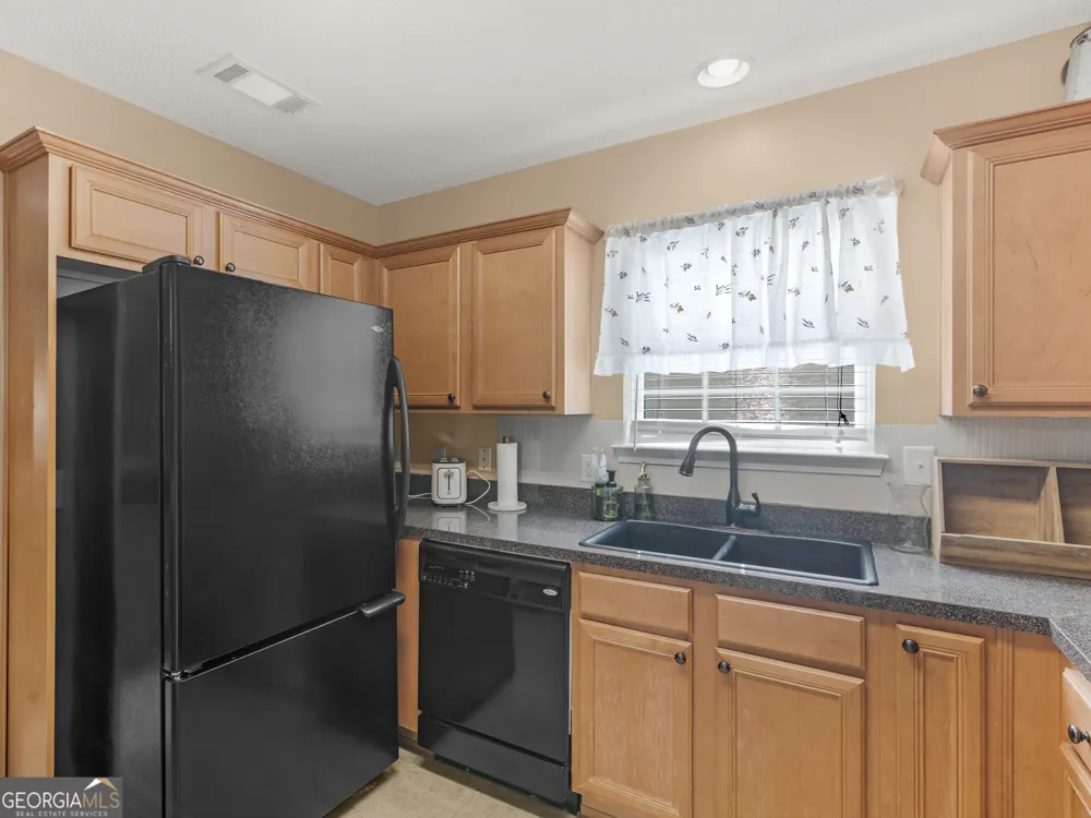 165 Brasch Park DR Grantville, GA 30220