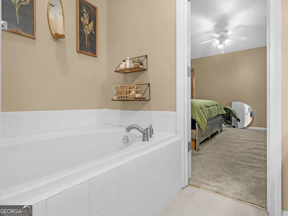 165 Brasch Park DR Grantville, GA 30220