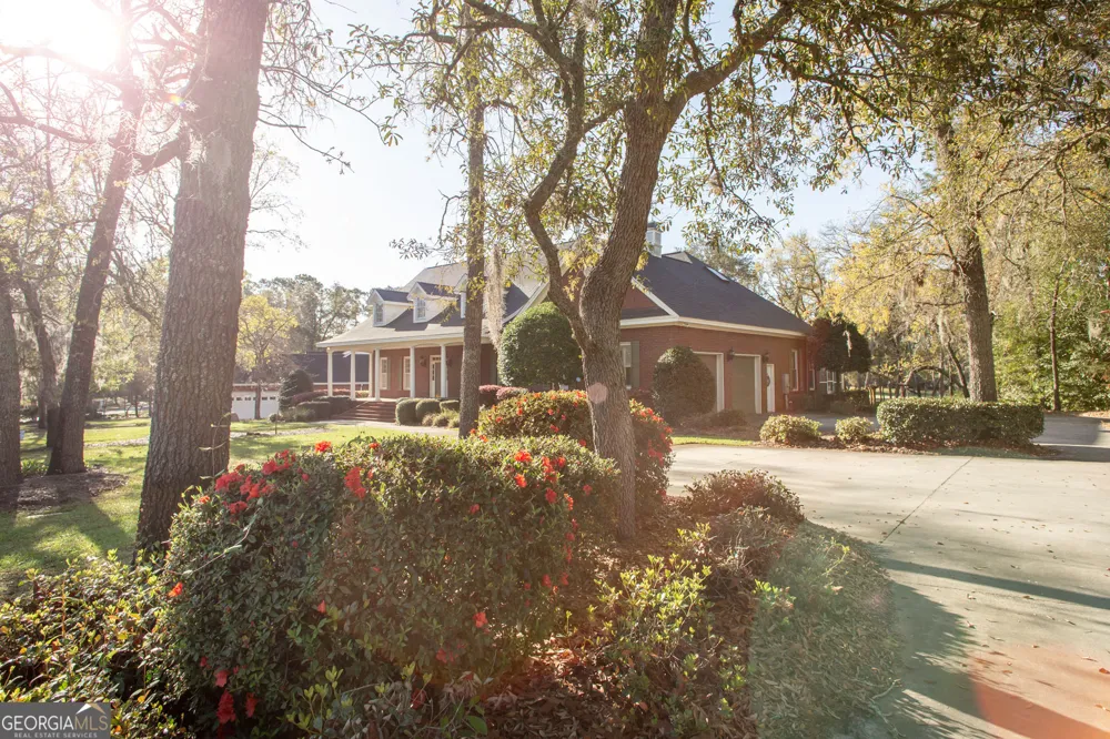 1473 N River Oaks DR Blackshear, GA 31516