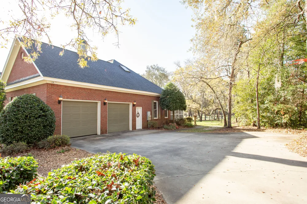 1473 N River Oaks DR Blackshear, GA 31516