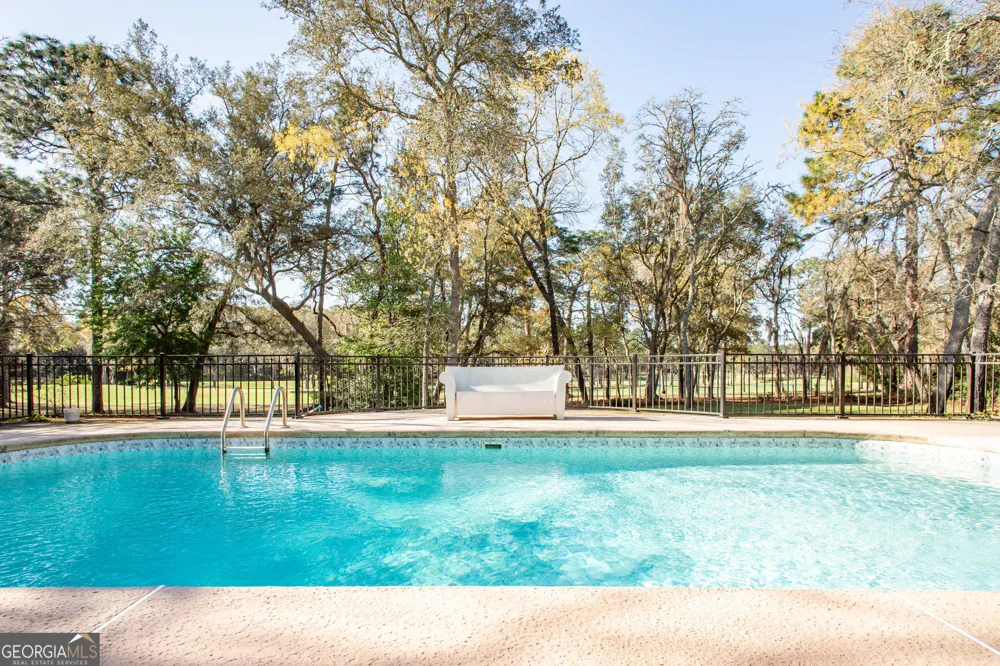 1473 N River Oaks DR Blackshear, GA 31516