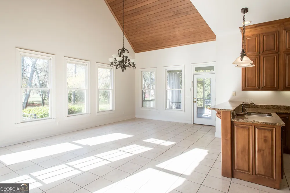 1473 N River Oaks DR Blackshear, GA 31516