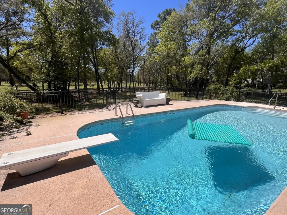 1473 N River Oaks DR Blackshear, GA 31516