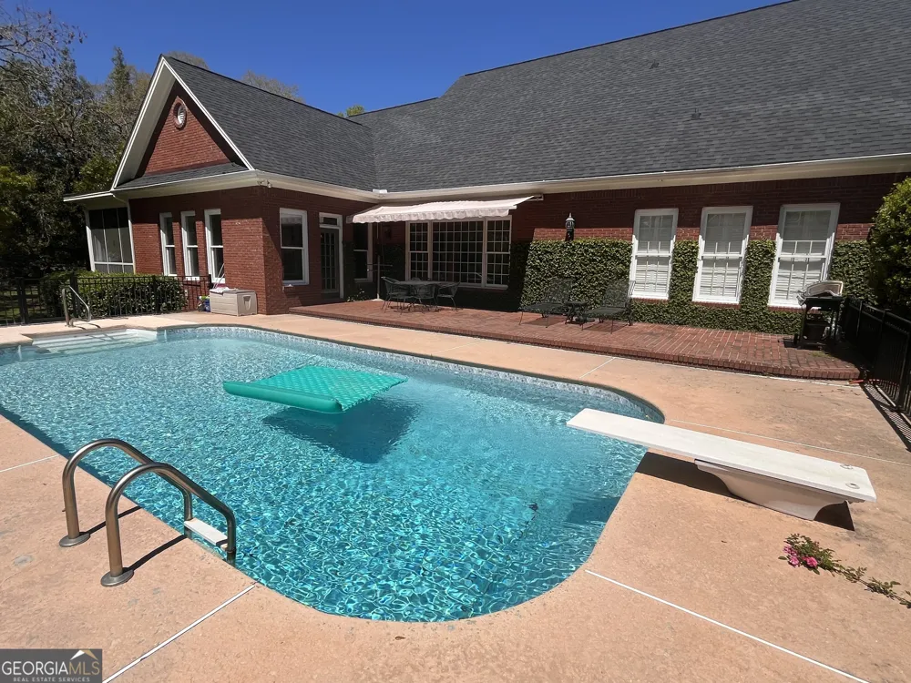 1473 N River Oaks DR Blackshear, GA 31516