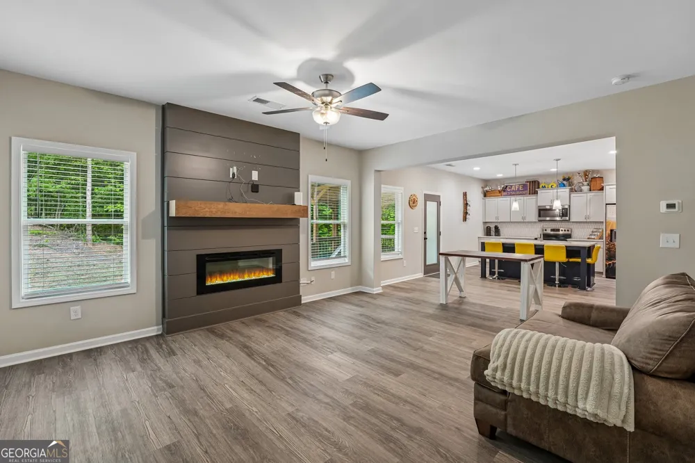 119 Landon DR Whitesburg, GA 30185