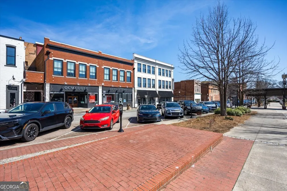 565 Poplar ST Macon, GA 31210