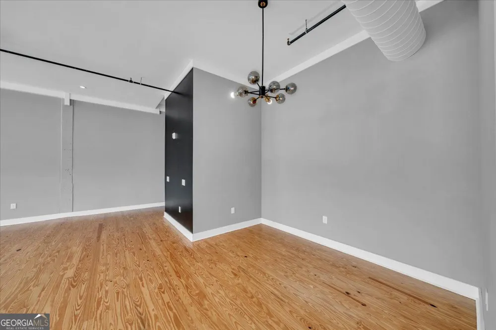 565 Poplar ST Macon, GA 31210