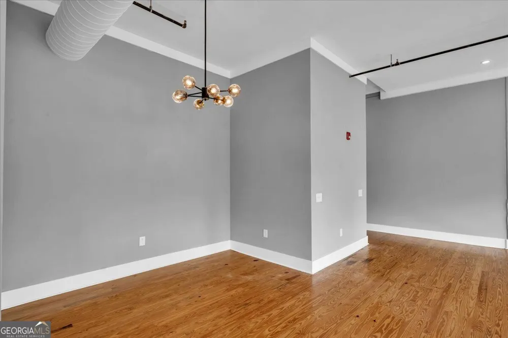 565 Poplar ST Macon, GA 31210