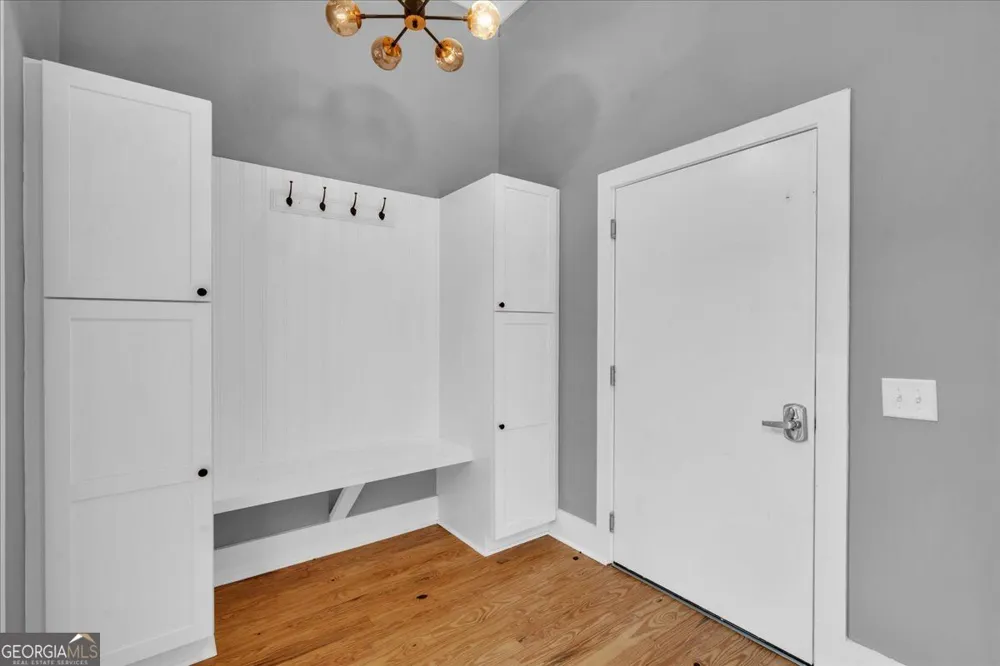 565 Poplar ST Macon, GA 31210