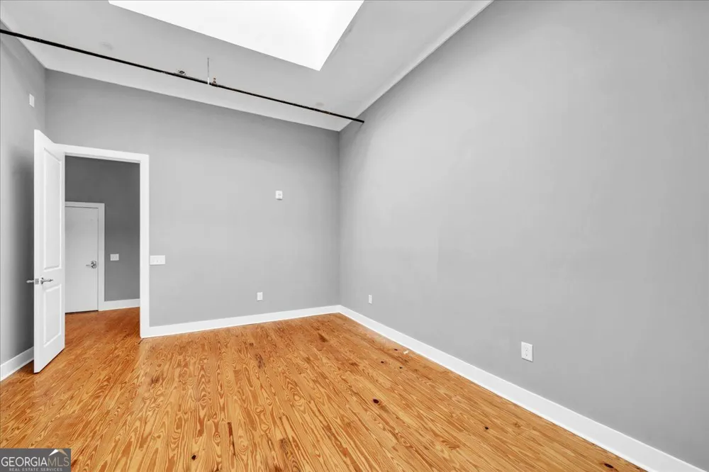 565 Poplar ST Macon, GA 31210