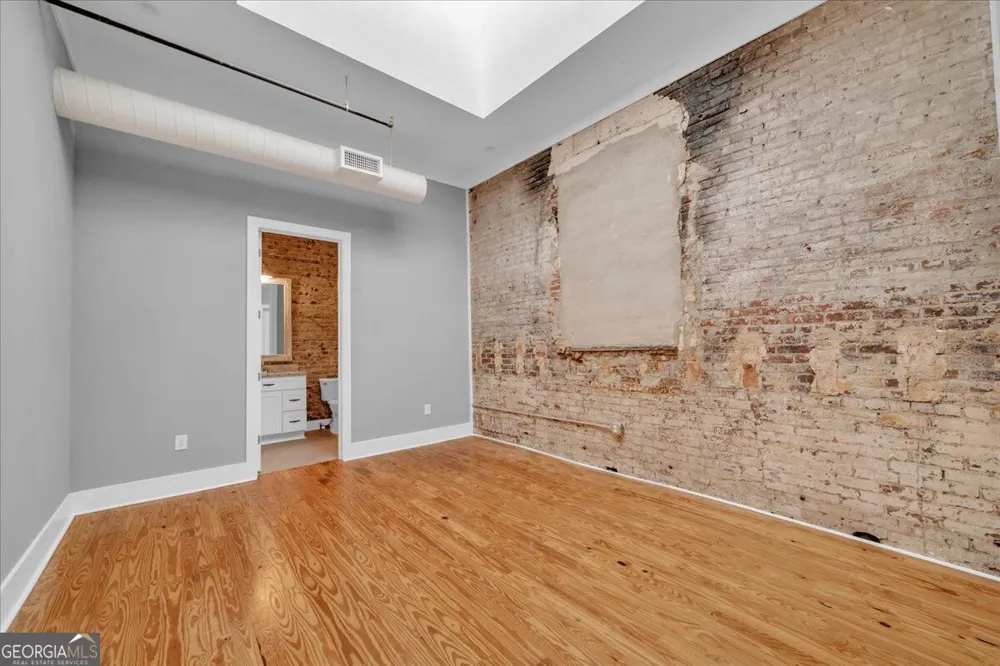 565 Poplar ST Macon, GA 31210