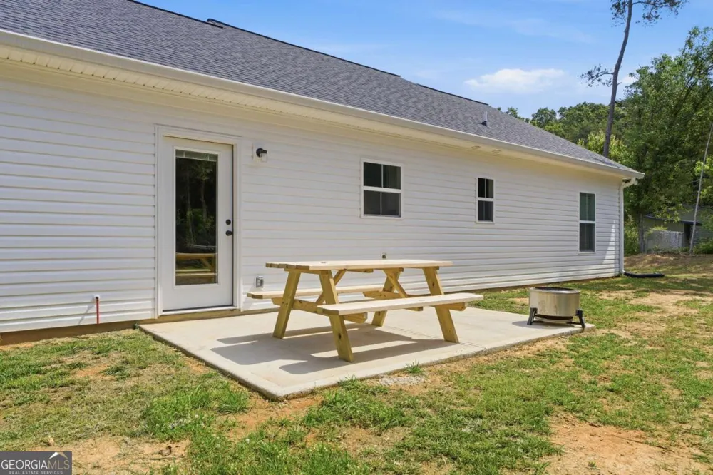 64 Bradley TRL Kingston, GA 30145