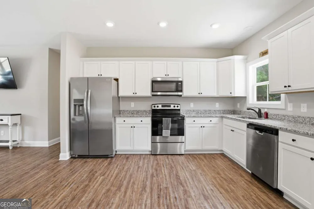 64 Bradley TRL Kingston, GA 30145