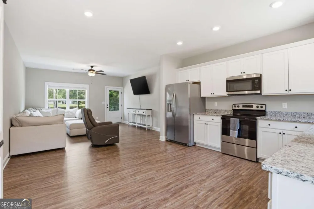 64 Bradley TRL Kingston, GA 30145