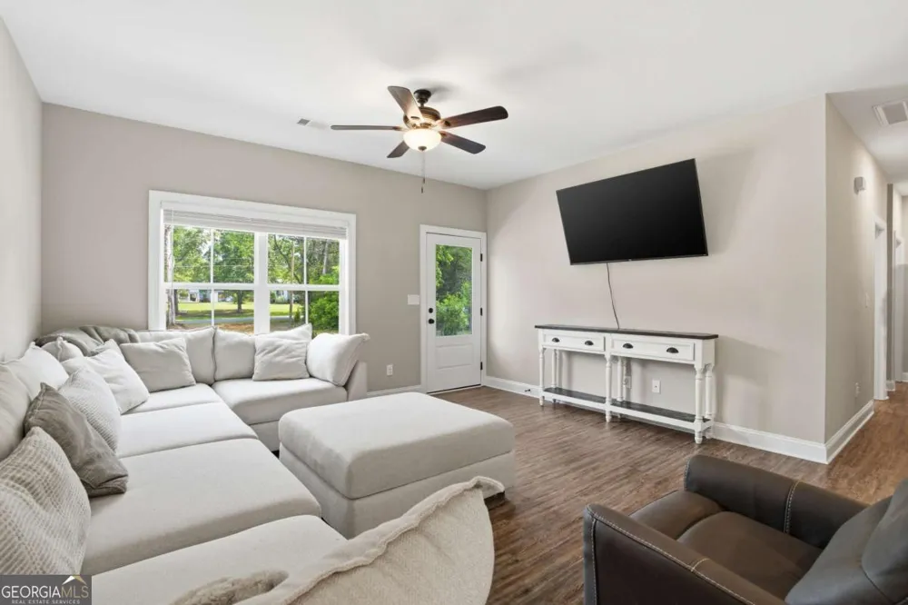64 Bradley TRL Kingston, GA 30145