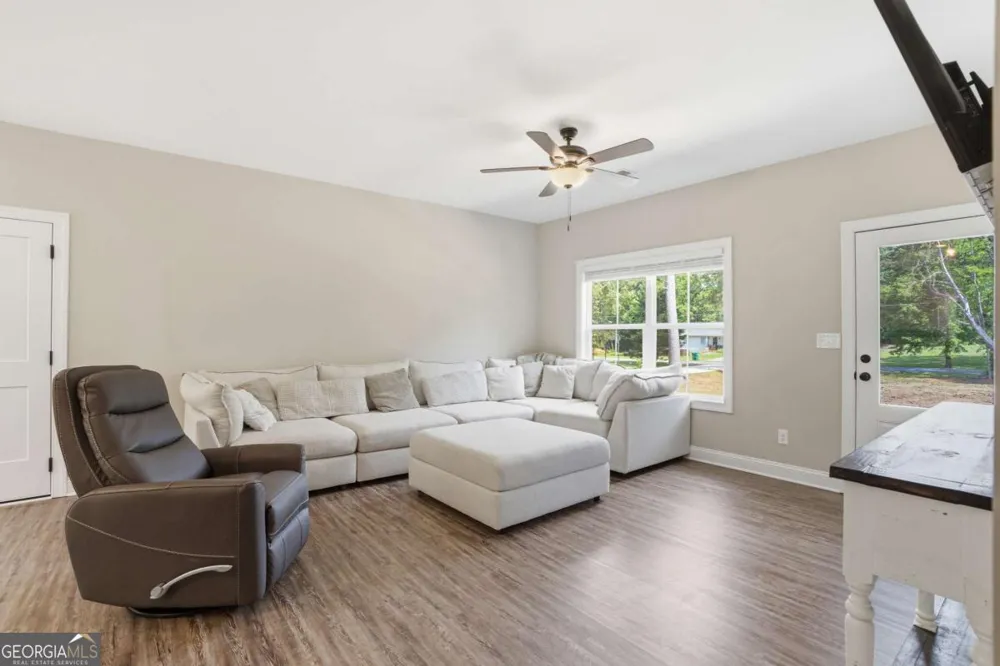 64 Bradley TRL Kingston, GA 30145