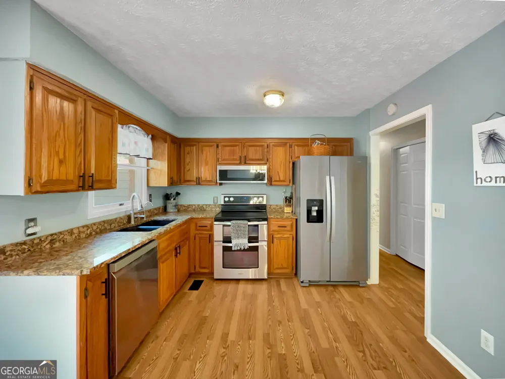 298 Hudson River DR Commerce, GA 30530