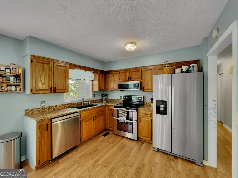 298 Hudson River DR Commerce, GA 30530