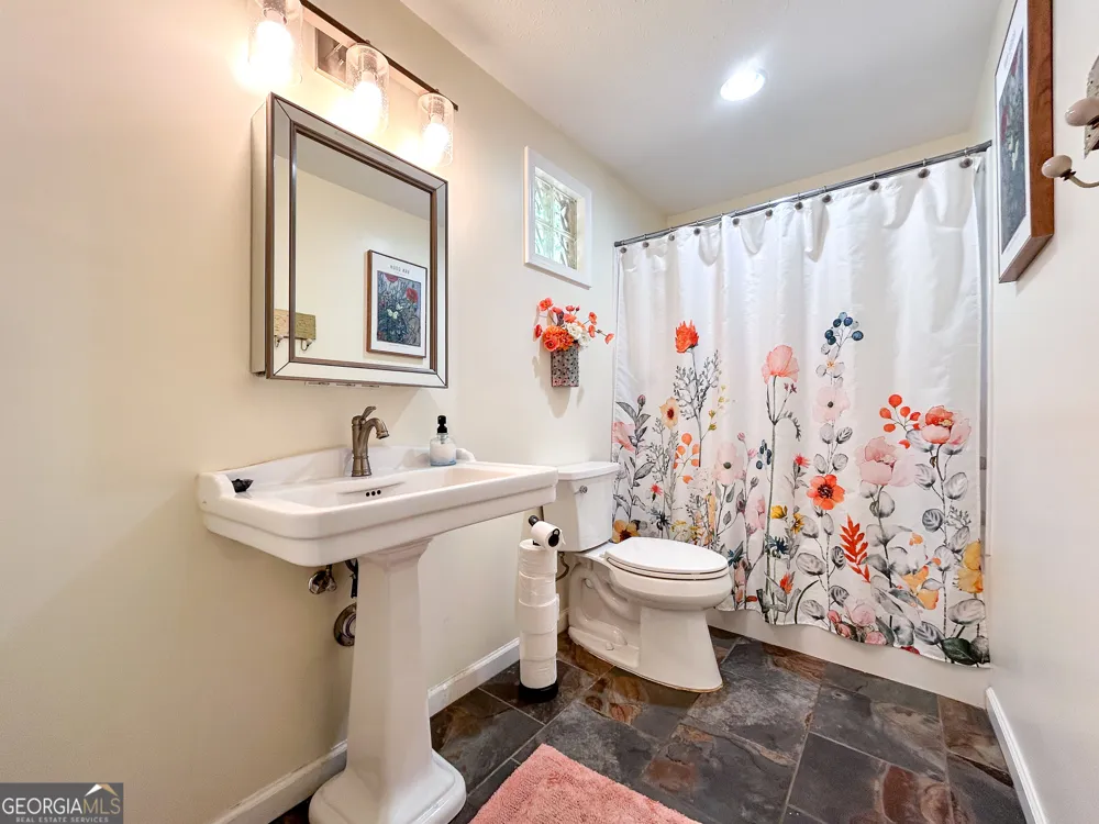 298 Hudson River DR Commerce, GA 30530