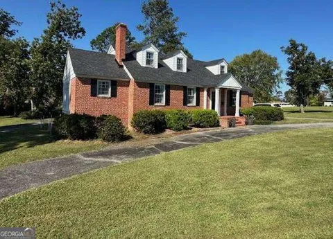 907 Center DR