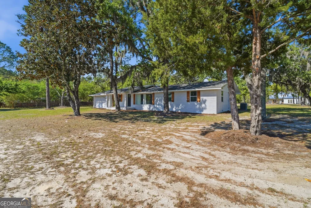2448 Ware ST Blackshear, GA 31516