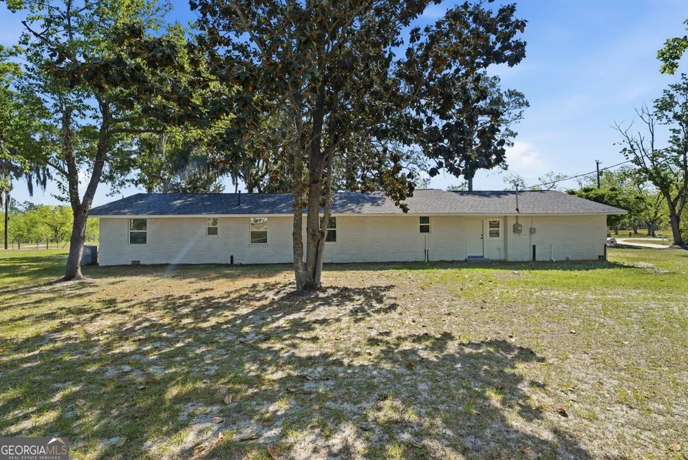 2448 Ware ST Blackshear, GA 31516