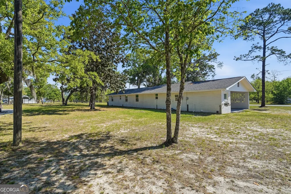 2448 Ware ST Blackshear, GA 31516