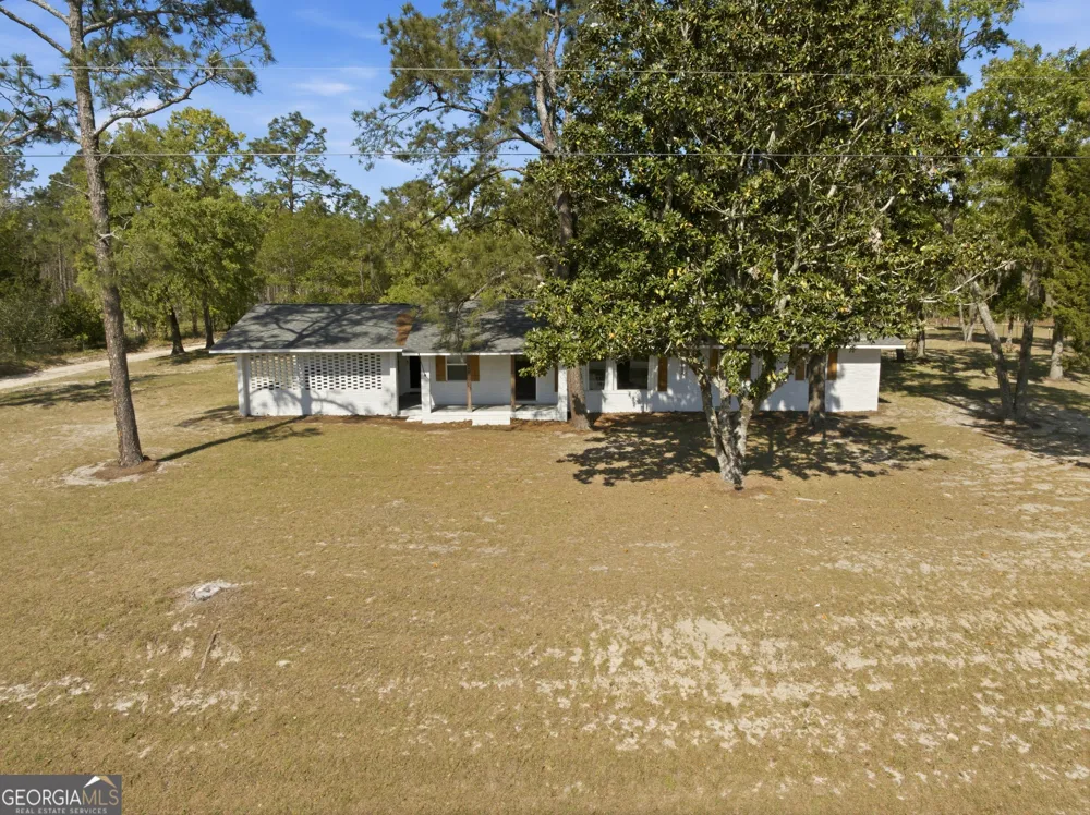 2448 Ware ST Blackshear, GA 31516