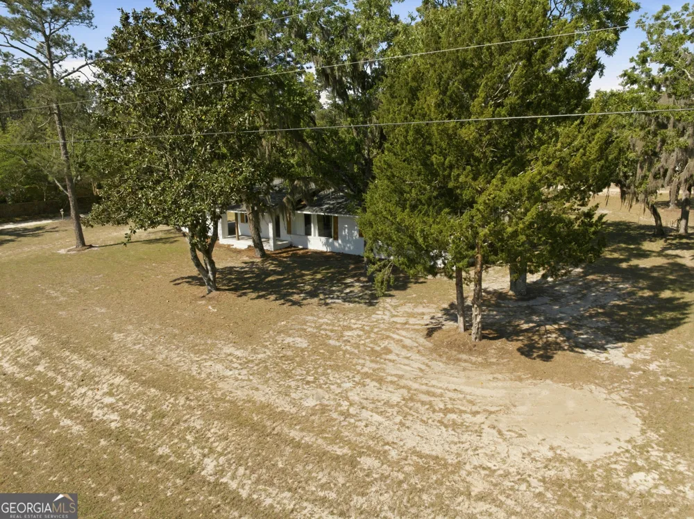 2448 Ware ST Blackshear, GA 31516