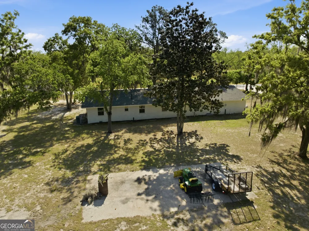 2448 Ware ST Blackshear, GA 31516
