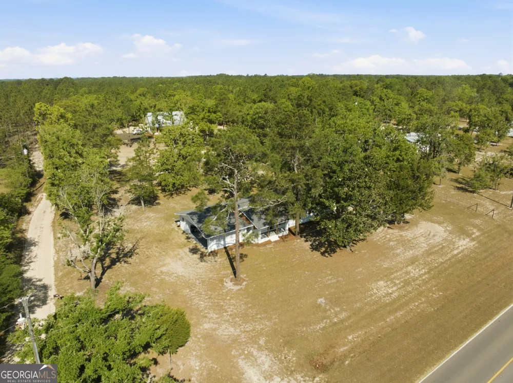 2448 Ware ST Blackshear, GA 31516