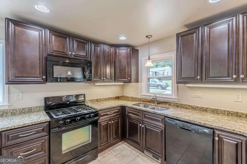 224 Birch ST Hapeville, GA 30354