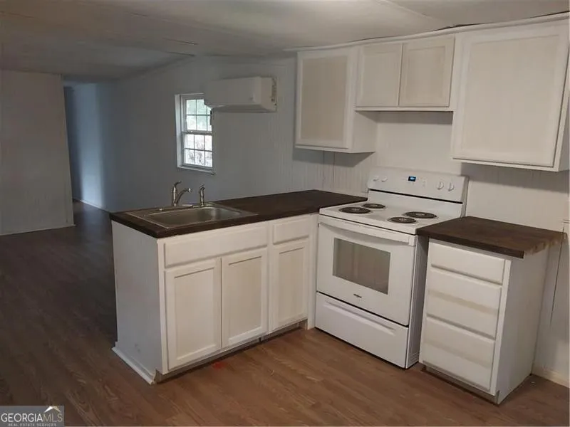 64 Luther Knight RD Cartersville, GA 30121