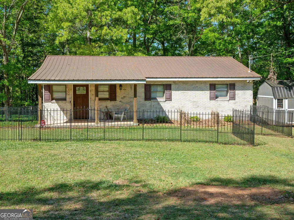 202 Forest CIR Hartwell, GA 30643