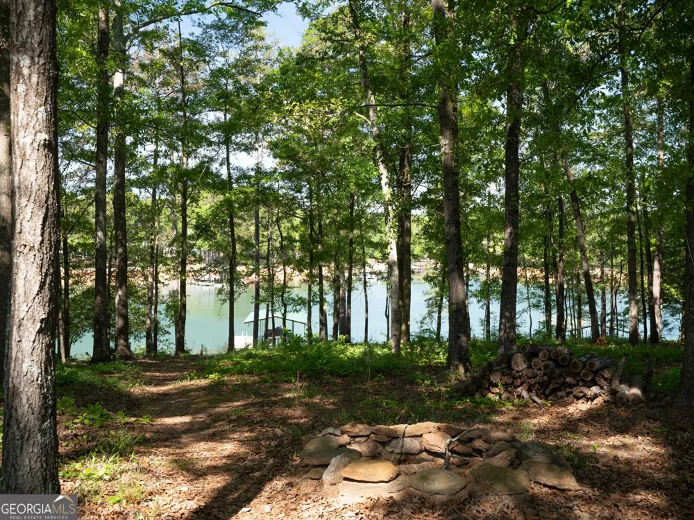 202 Forest CIR Hartwell, GA 30643