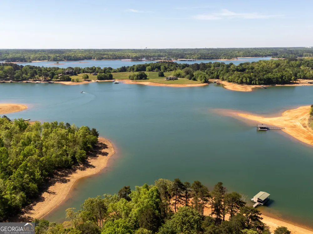 202 Forest CIR Hartwell, GA 30643