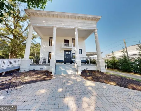 1029 S Elm ST