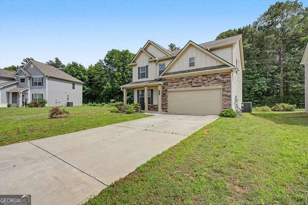 212 Mcginnis CIR Calhoun, GA 30701