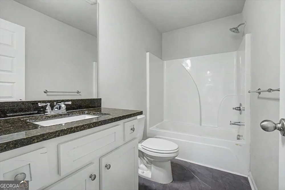 212 Mcginnis CIR Calhoun, GA 30701
