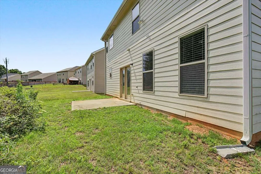 212 Mcginnis CIR Calhoun, GA 30701