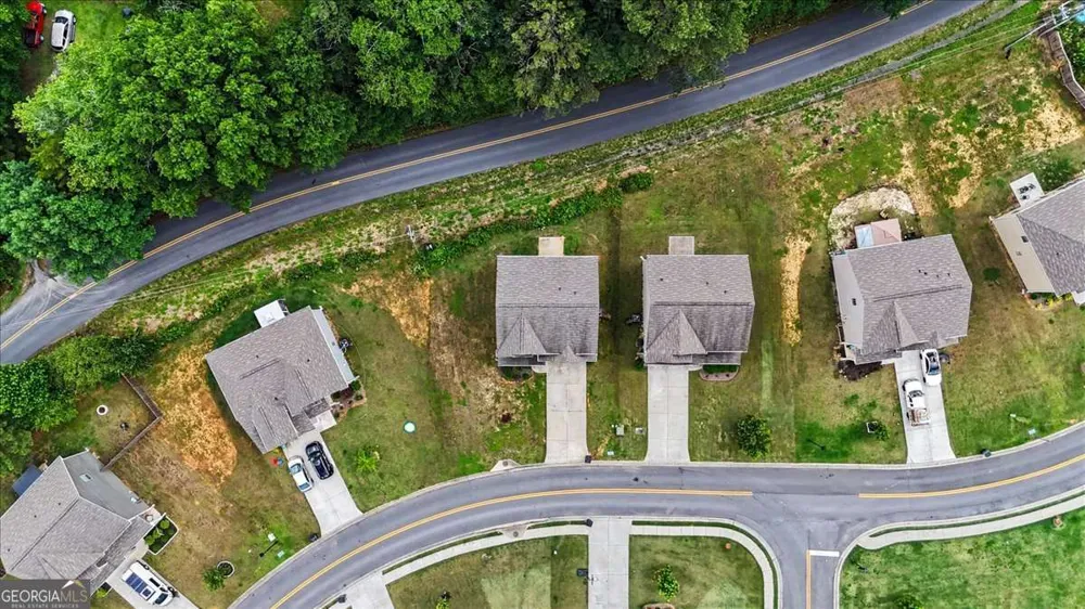 212 Mcginnis CIR Calhoun, GA 30701