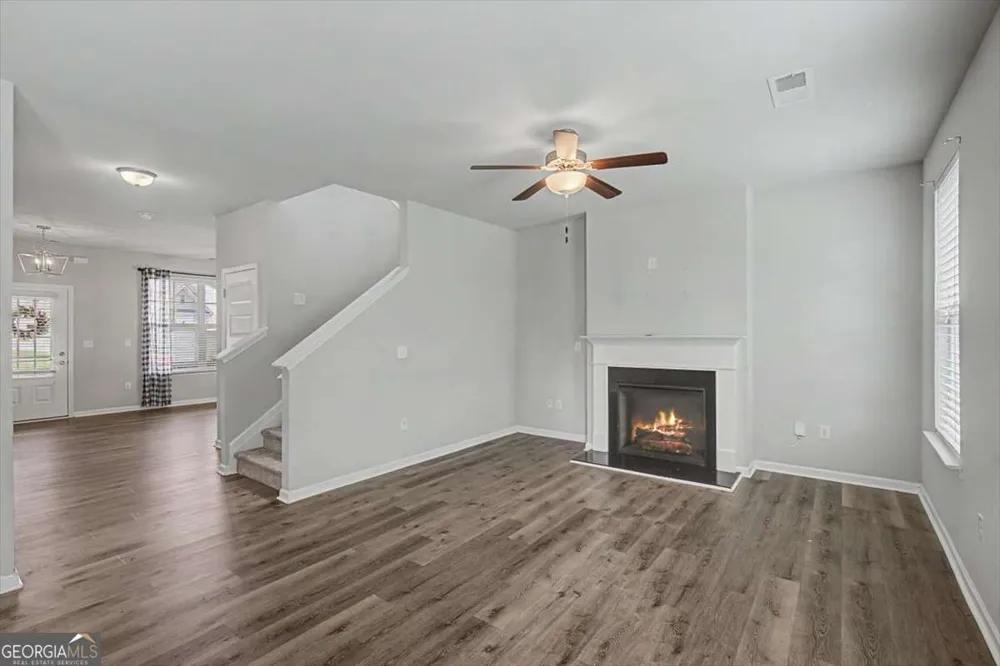 212 Mcginnis CIR Calhoun, GA 30701