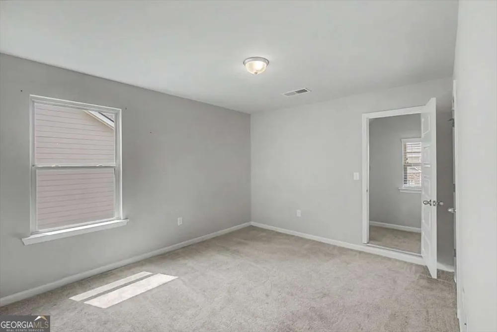 212 Mcginnis CIR Calhoun, GA 30701