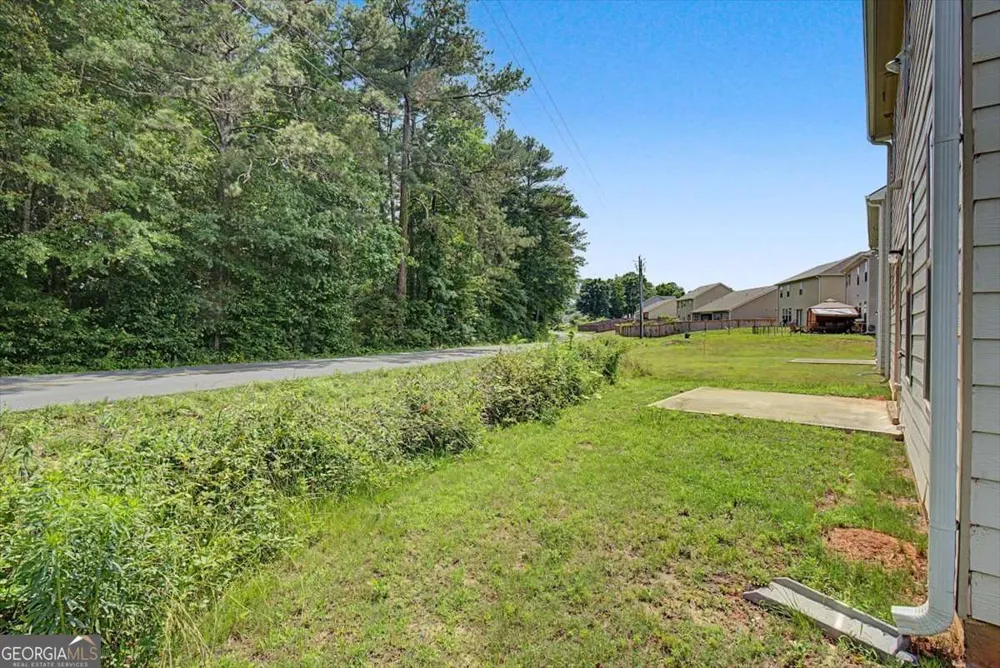 212 Mcginnis CIR Calhoun, GA 30701