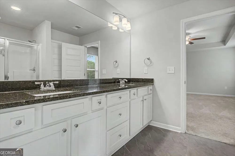 212 Mcginnis CIR Calhoun, GA 30701