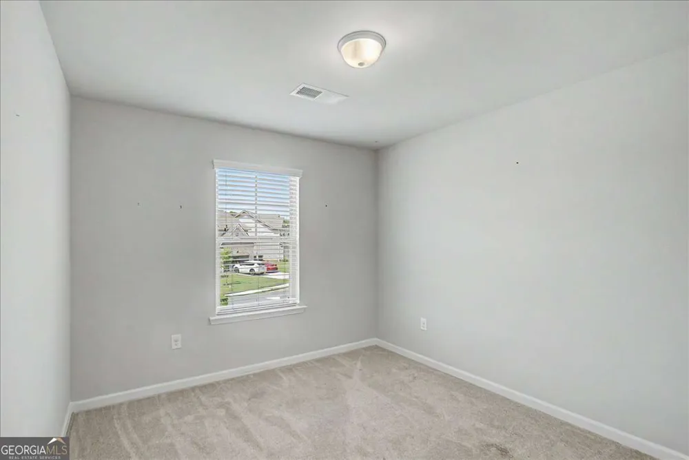 212 Mcginnis CIR Calhoun, GA 30701
