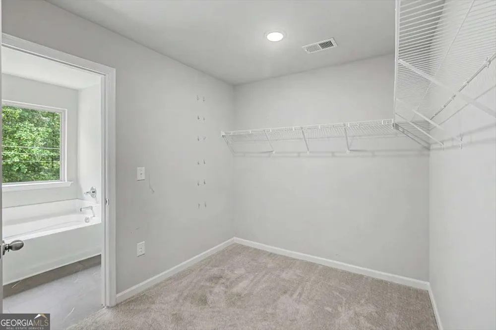 212 Mcginnis CIR Calhoun, GA 30701